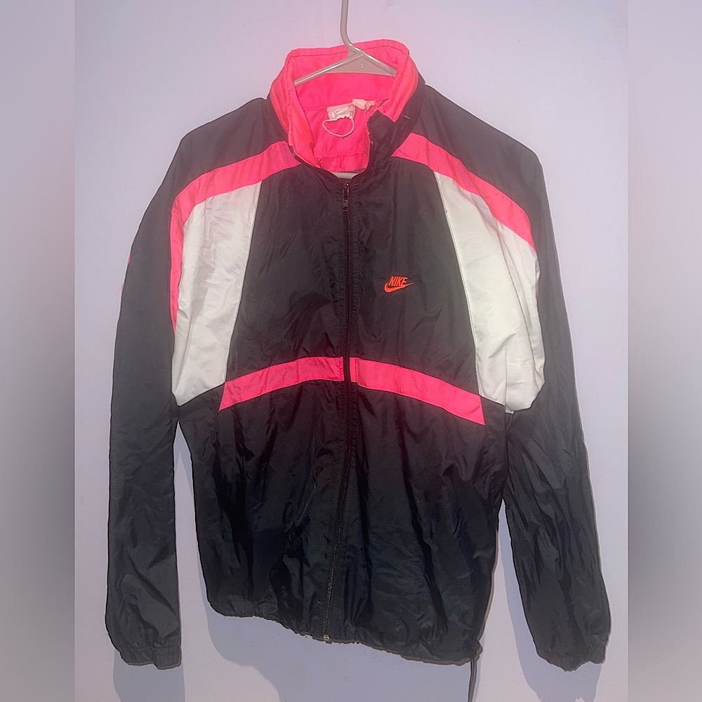 Women’s Vintage Nike jacket, size M & barely used! Cute 80s vintage look!💕